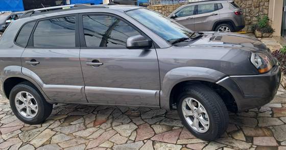HYUNDAI TUCSON 2.0 MPFI GLS 16V 143CV 2WD FLEX 4P AUTOMÁTICO HYUNDAI TUCSON 2.0 MPFI GLS 16V 143CV 2WD FLEX 4P AUTOMÁTICO
